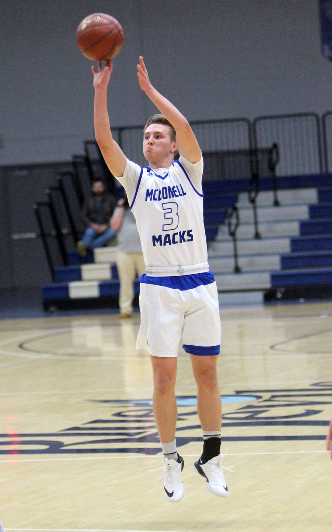 McDonell boys basketball vs Colfax at UW-Stout 12-1-18